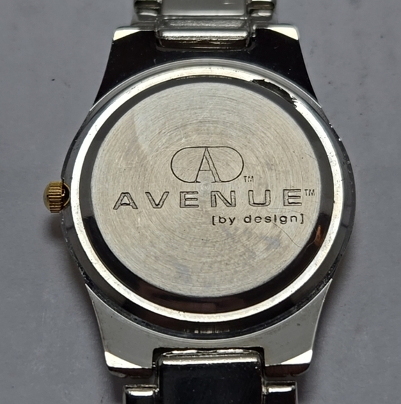 Womens Vintage Renaissance 34mm Watch Gold Silver Tone Watch New Battery Classic - Picture 9 of 9